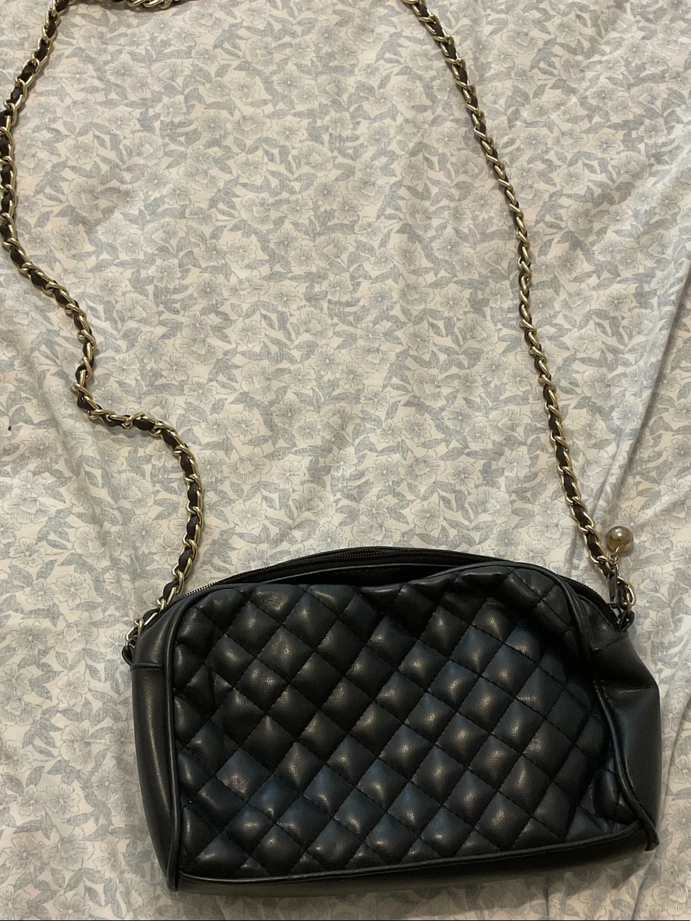 Quilted Black Crossbody Bag with Gold Chain Strap